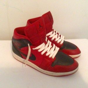 Air Jordan 1 Mid “Reverse Bred”